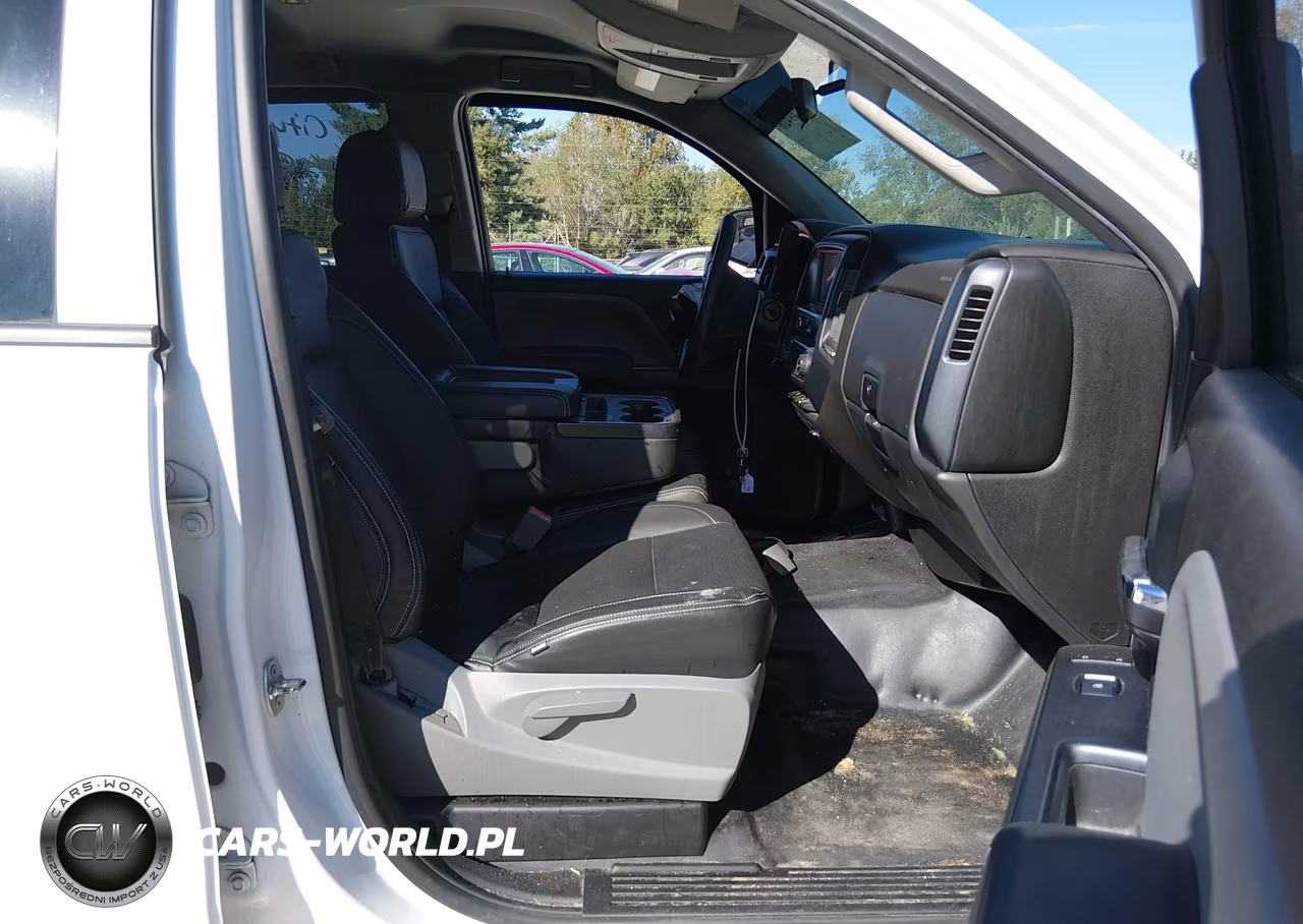 2018 Chevrolet Silverado 1500 Custom VIN:1GCRCPEC8JZ137761 - 5