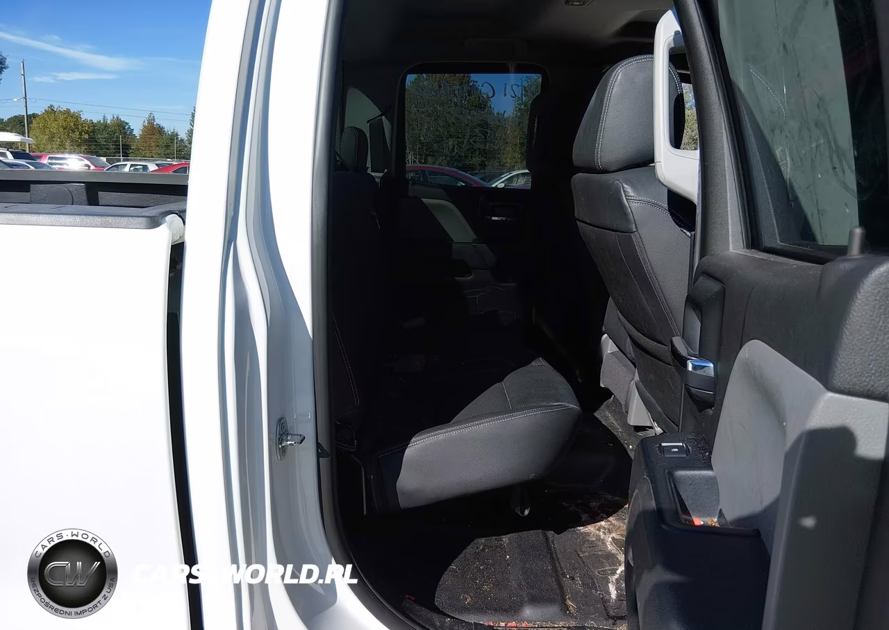 2018 Chevrolet Silverado 1500 Custom VIN:1GCRCPEC8JZ137761 - 8