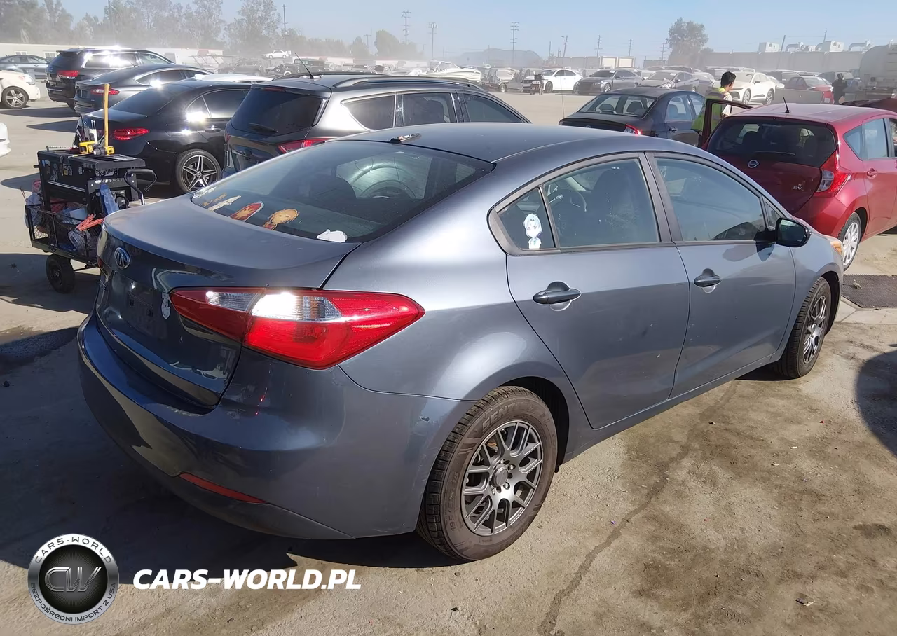 2016 Kia Forte Lx VIN:KNAFK4A64G5562086 - 4