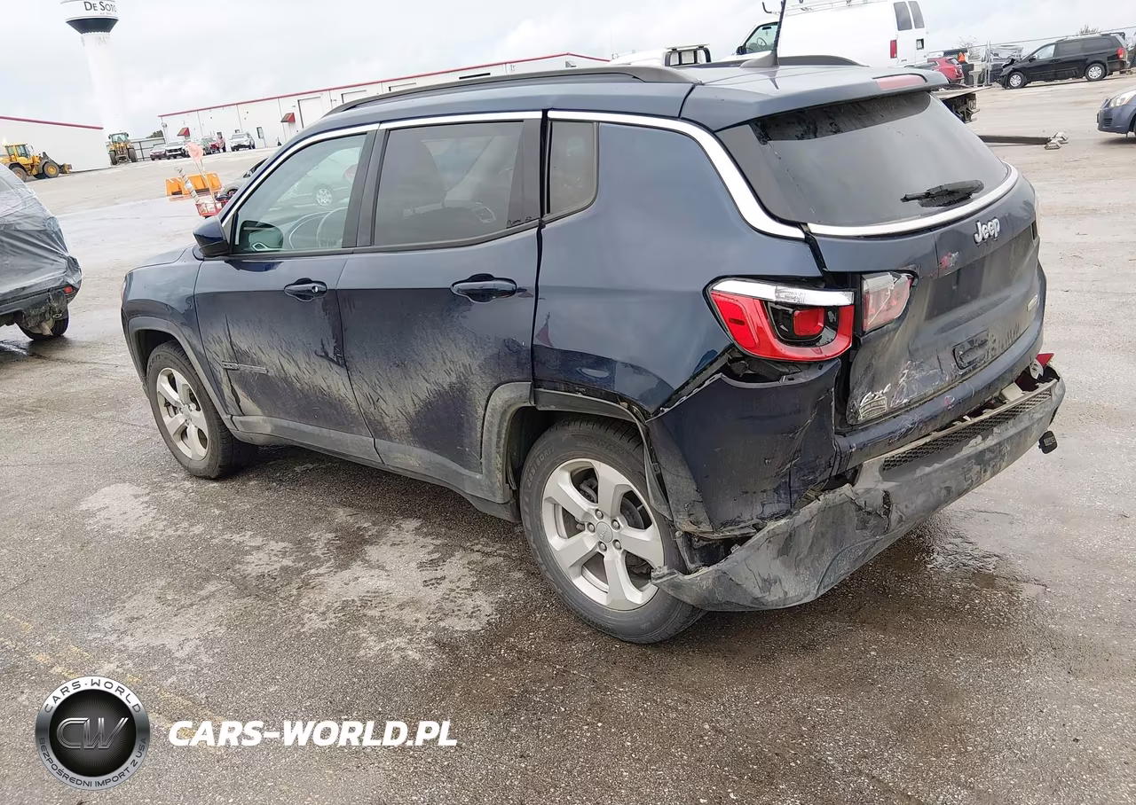 2018 Jeep Compass Latitude 4X4 VIN:3C4NJDBB5JT492537 - 3