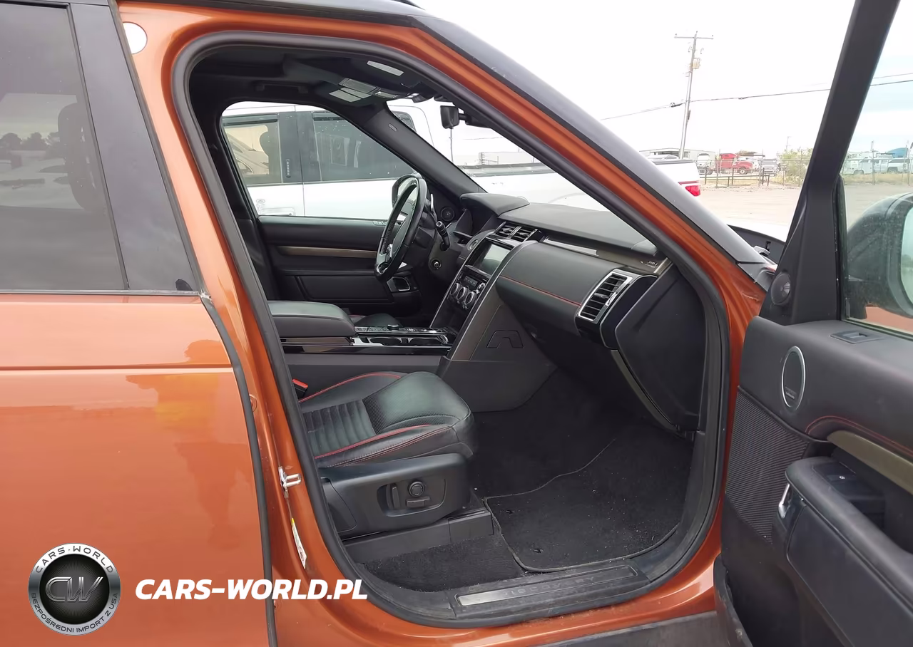 2018 Land Rover Discovery Hse Luxury VIN:SALRT2RKXJA063108 - 5