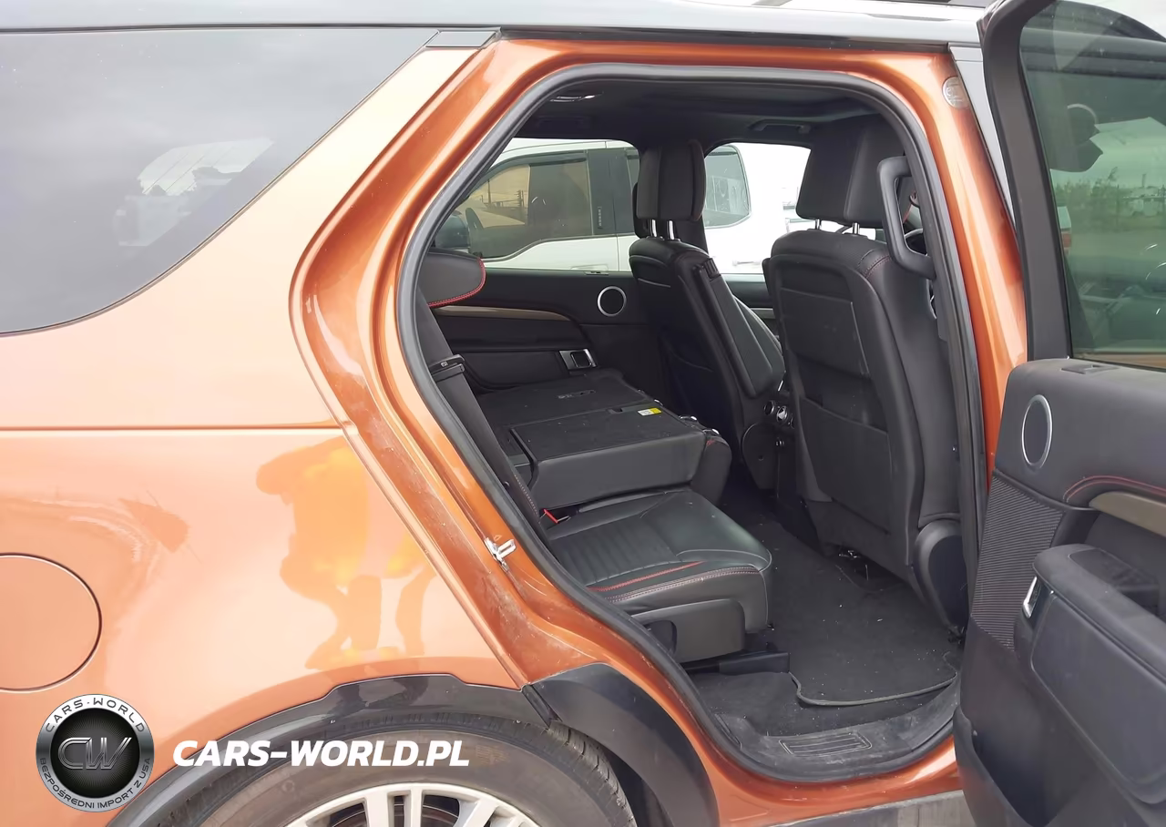 2018 Land Rover Discovery Hse Luxury VIN:SALRT2RKXJA063108 - 8