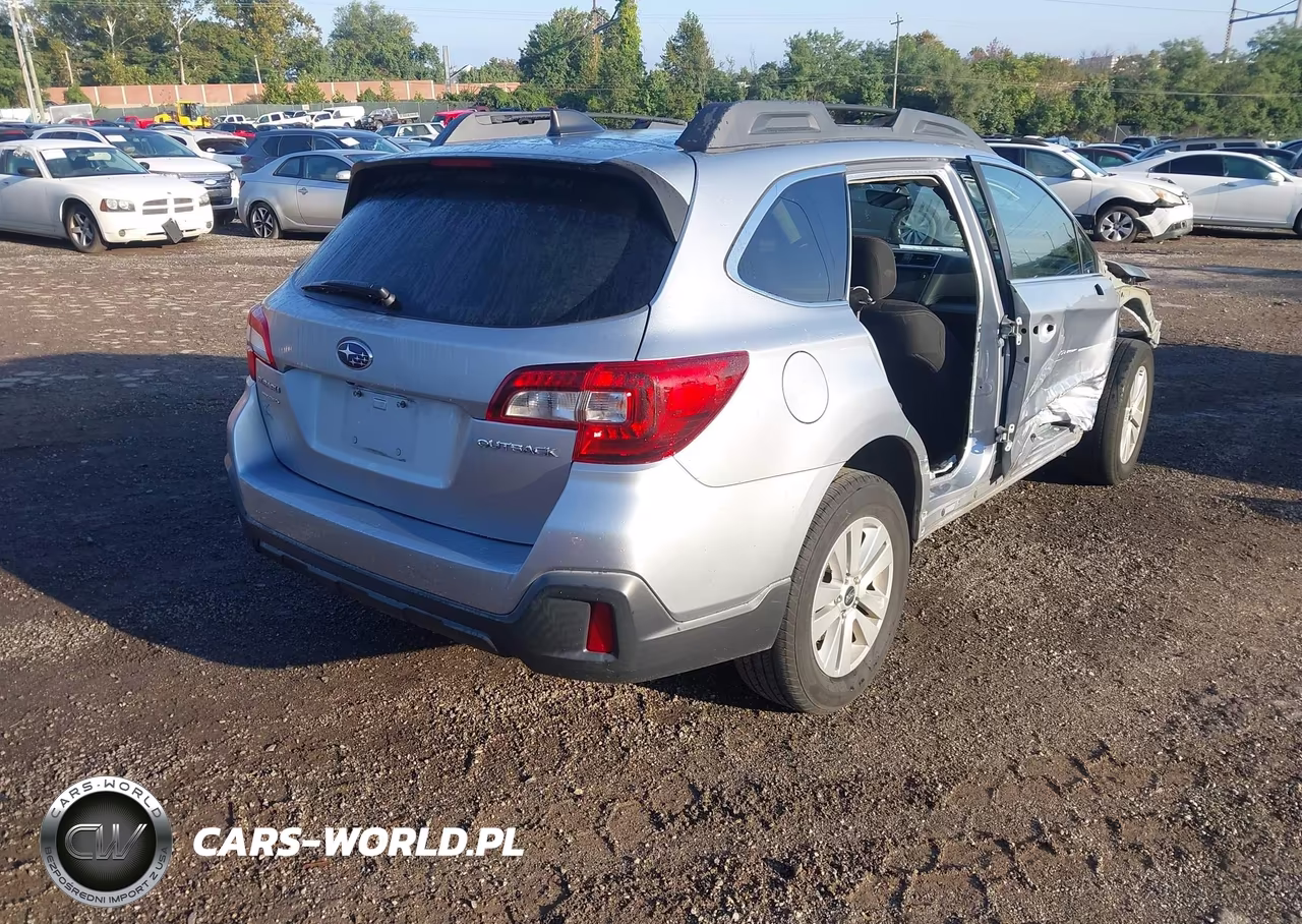 2019 Subaru Outback 2.5I Premium VIN:4S4BSAFC1K3296718 - 4