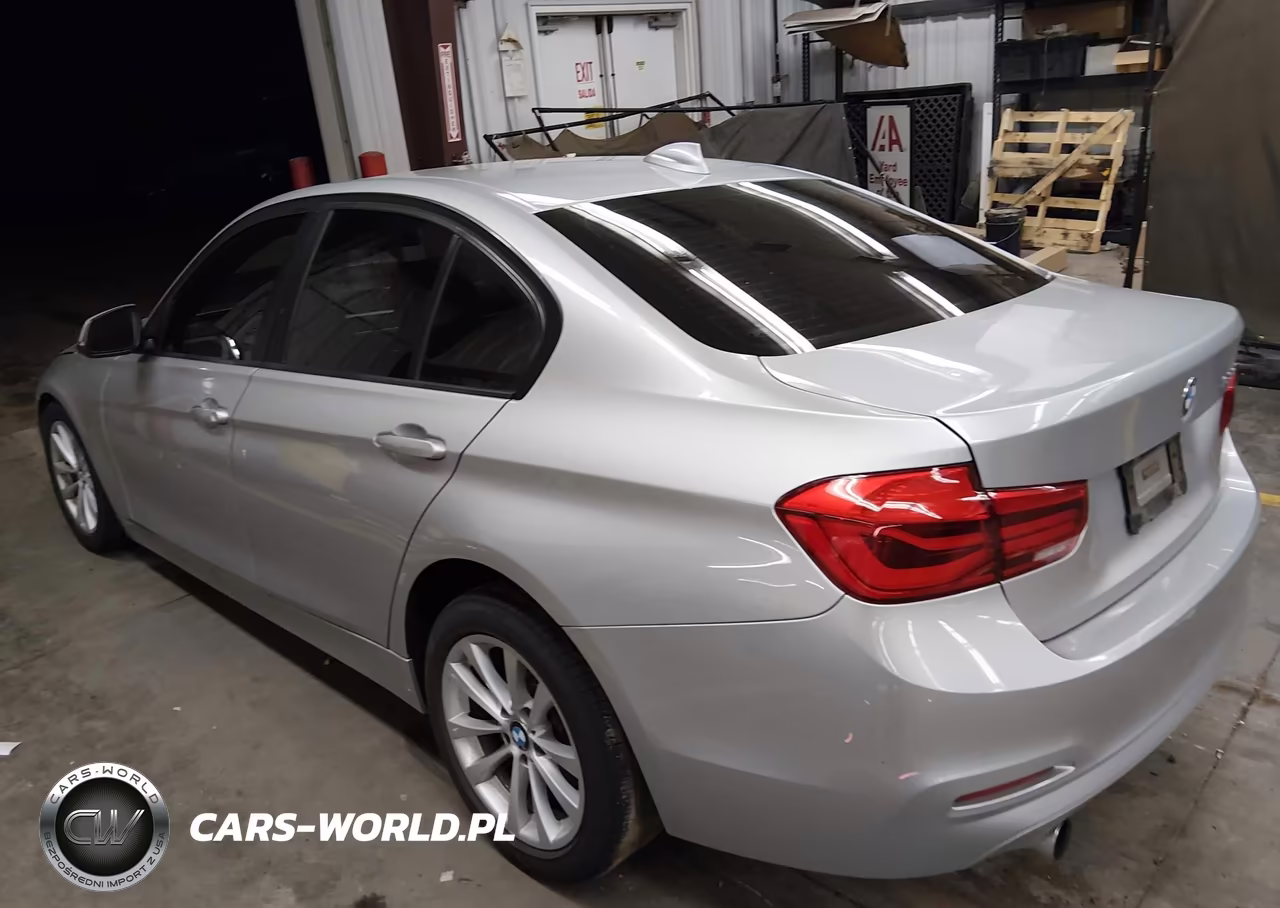2018 BMW 320I VIN:WBA8A9C55JAH12849 - 3