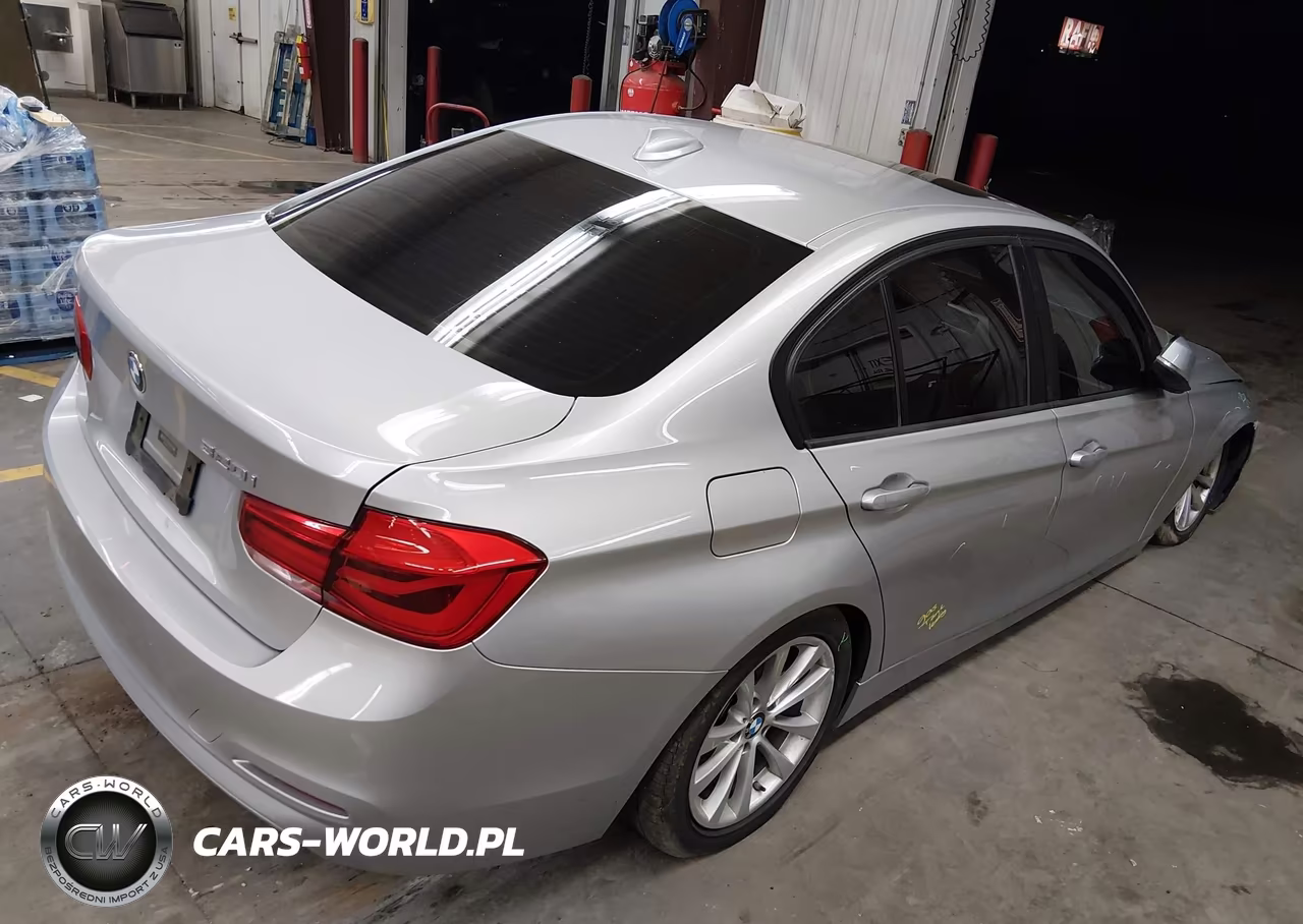 2018 BMW 320I VIN:WBA8A9C55JAH12849 - 4
