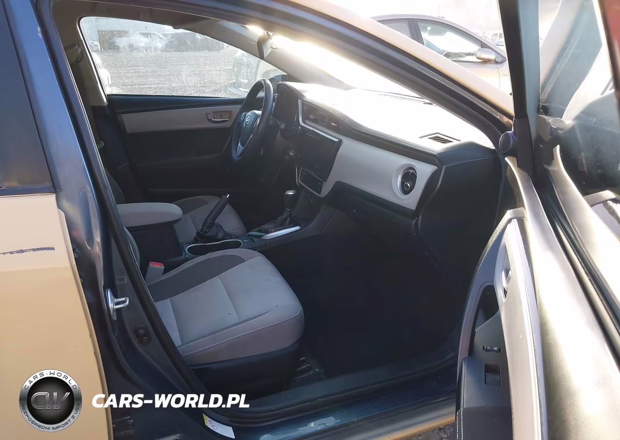 2019 Toyota Corolla Le VIN:2T1BURHE9KC196904 - 18
