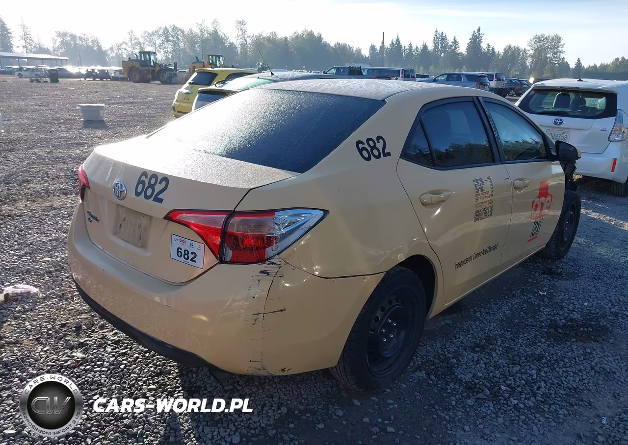 2019 Toyota Corolla Le VIN:2T1BURHE9KC196904 - 4