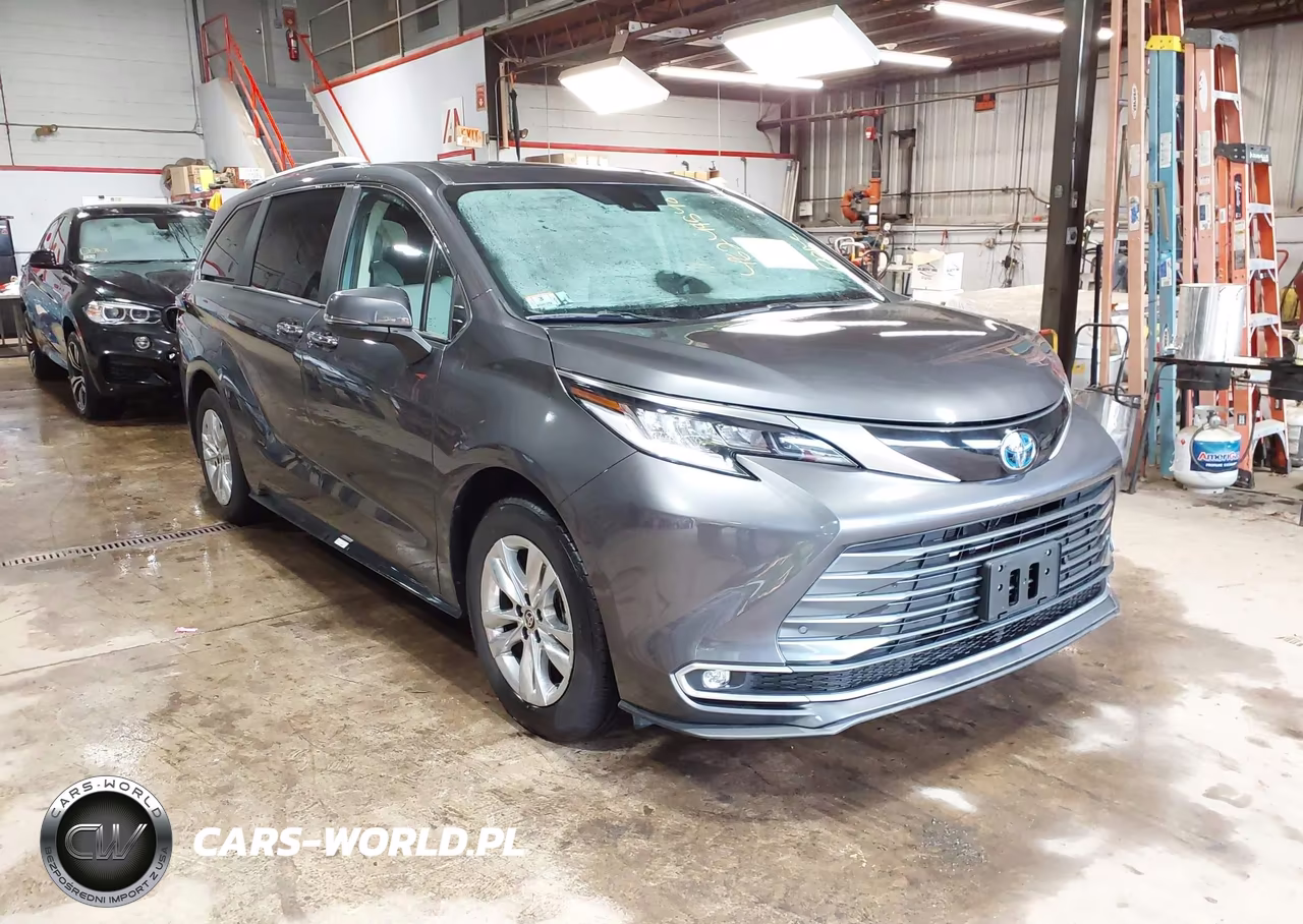 2025 Toyota Sienna Limited