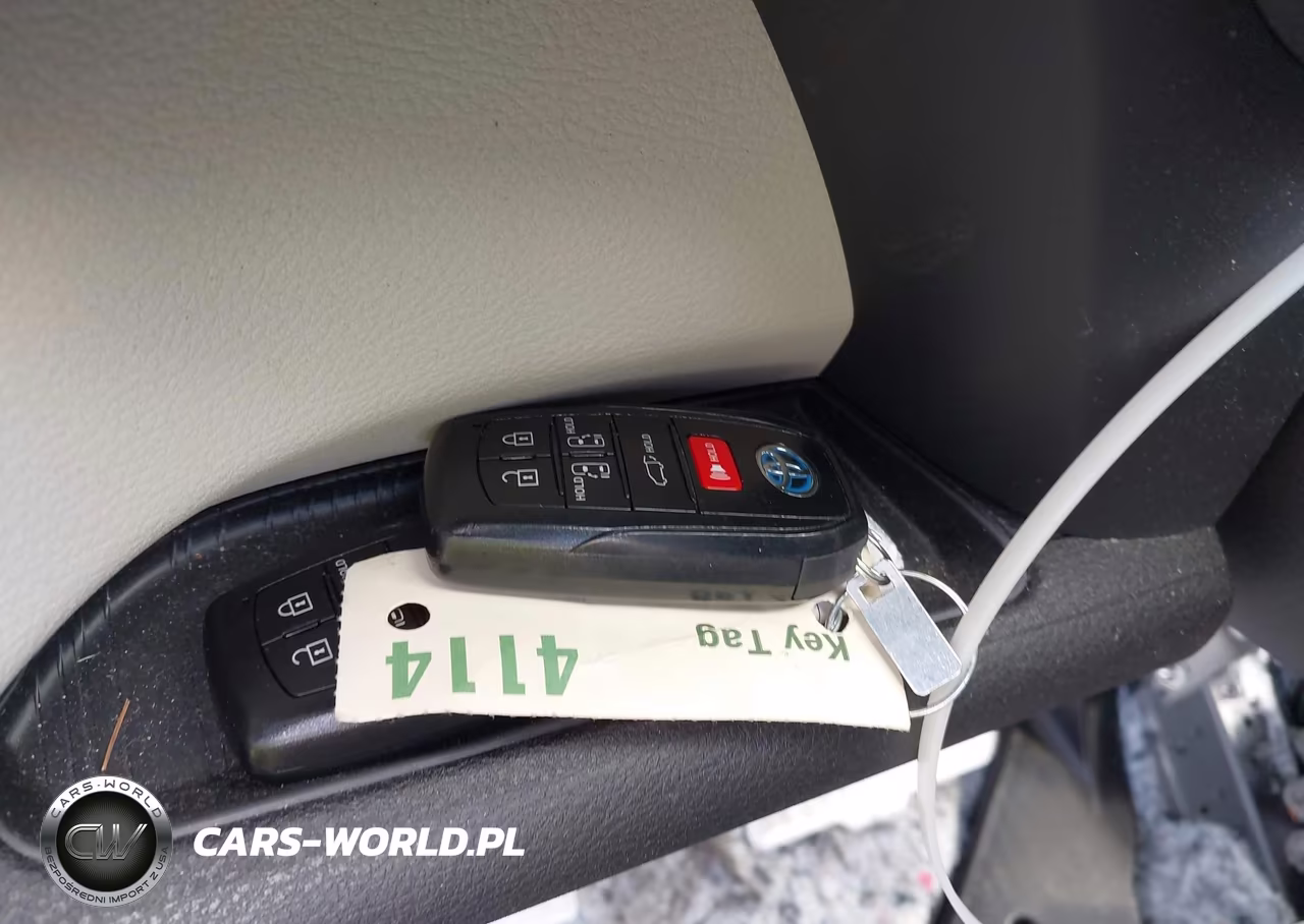 2025 Toyota Sienna Limited VIN:5TDZSKFC2SS177633 - 11