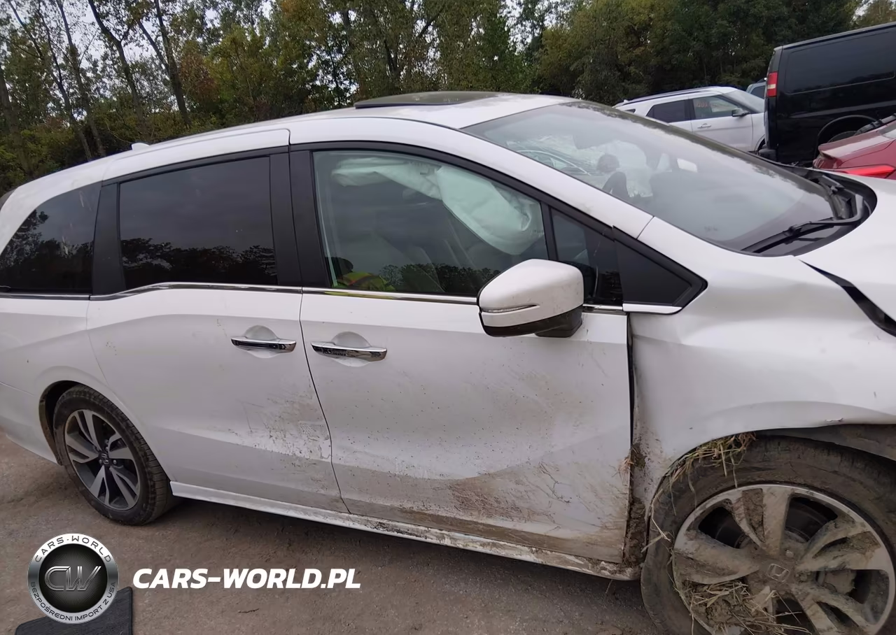 2024 Honda Odyssey Touring VIN:5FNRL6H80RB024910 - 13