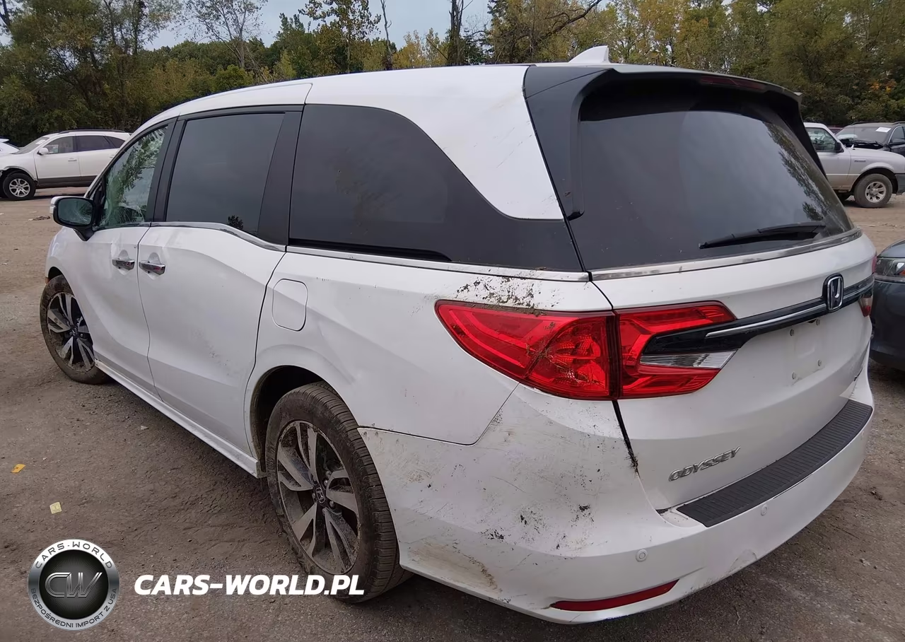 2024 Honda Odyssey Touring VIN:5FNRL6H80RB024910 - 3