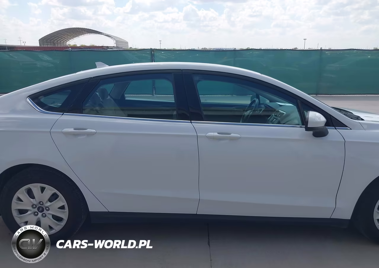 2020 Ford Fusion S VIN:3FA6P0G75LR201136 - 15