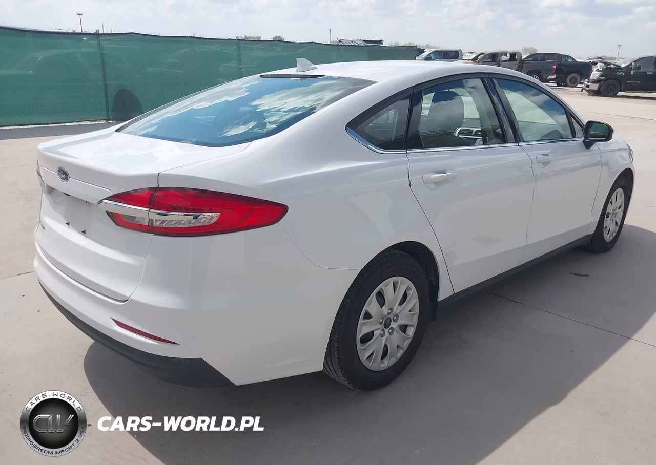 2020 Ford Fusion S VIN:3FA6P0G75LR201136 - 4
