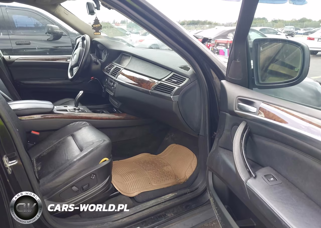 2010 BMW X5 xDrive35D VIN:5UXFF0C5XALJ99461 - 5