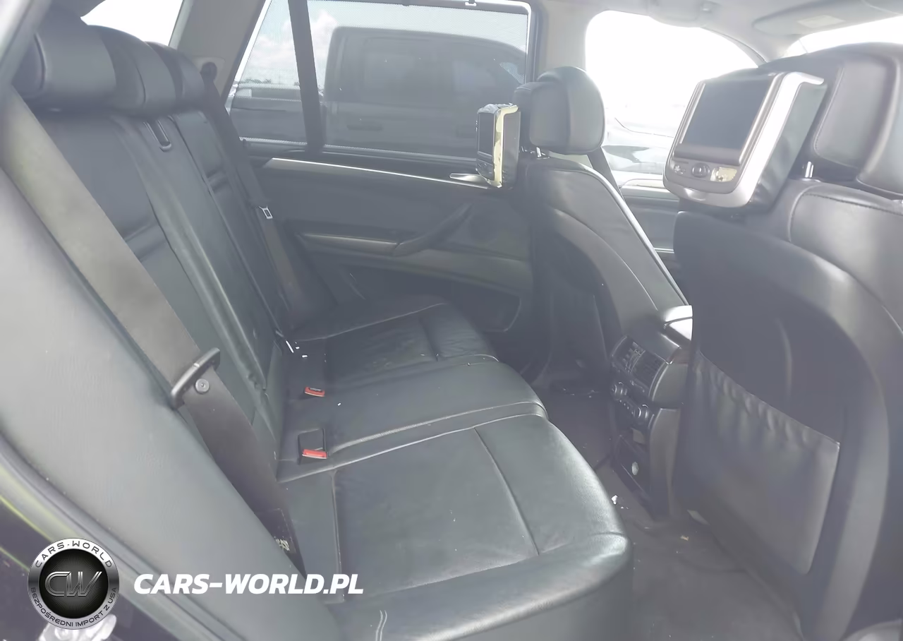 2010 BMW X5 xDrive35D VIN:5UXFF0C5XALJ99461 - 8
