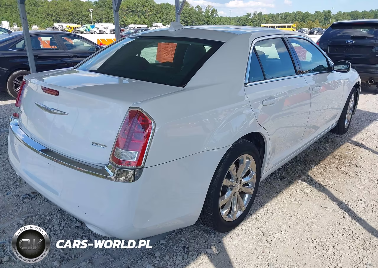 2016 Chrysler 300 Anniversary Edition VIN:2C3CCARG5GH278428 - 4