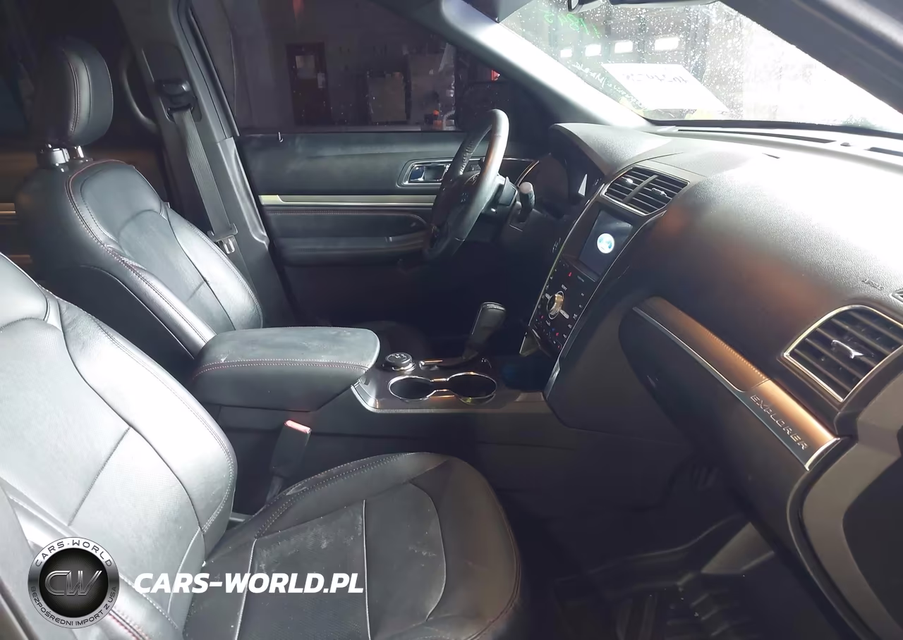 2019 Ford Explorer Sport VIN:1FM5K8GTXKGB02992 - 5