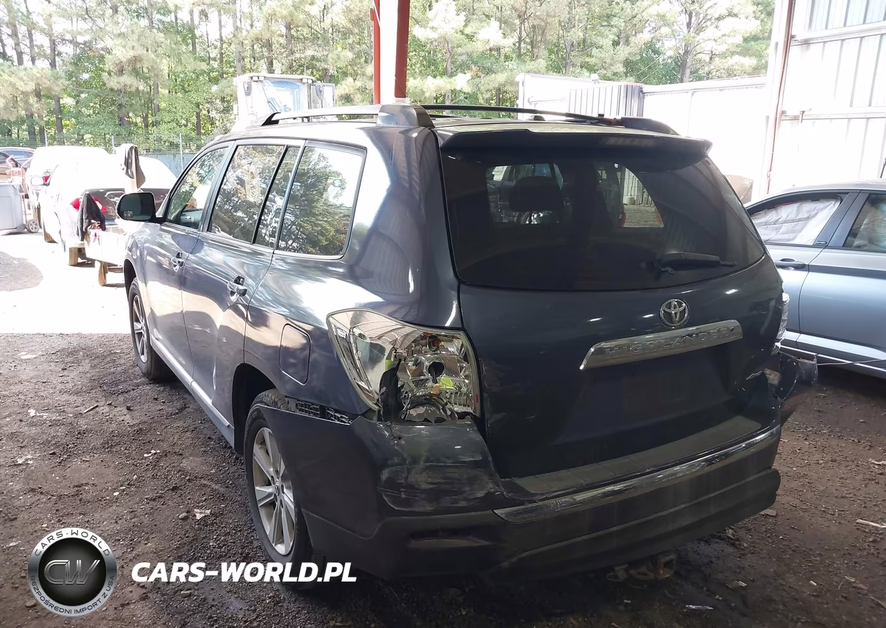 2011 Toyota Highlander Base V6 VIN:5TDBK3EH8BS066900 - 3