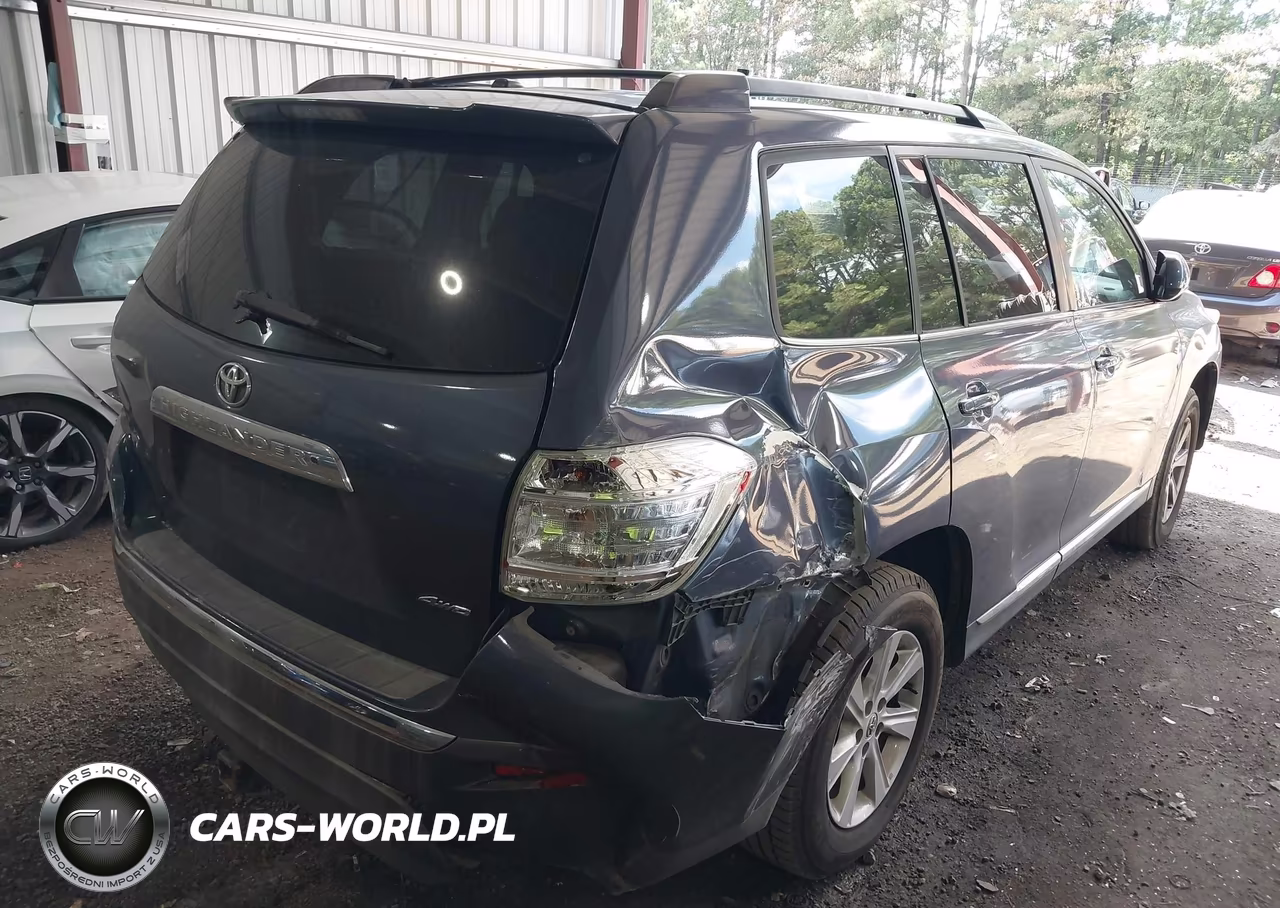 2011 Toyota Highlander Base V6 VIN:5TDBK3EH8BS066900 - 4