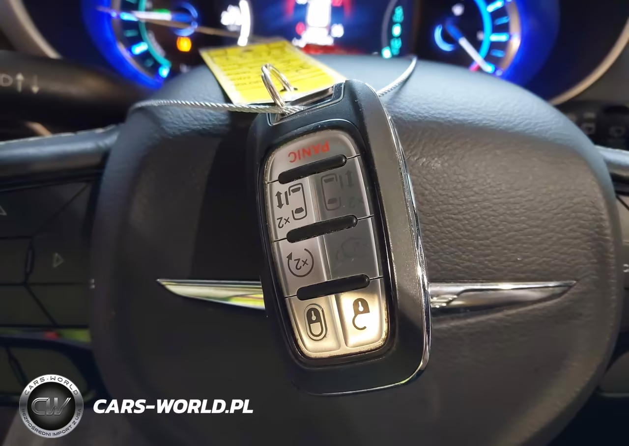 2020 Chrysler Pacifica Hybrid Touring L VIN:2C4RC1L76LR263522 - 11