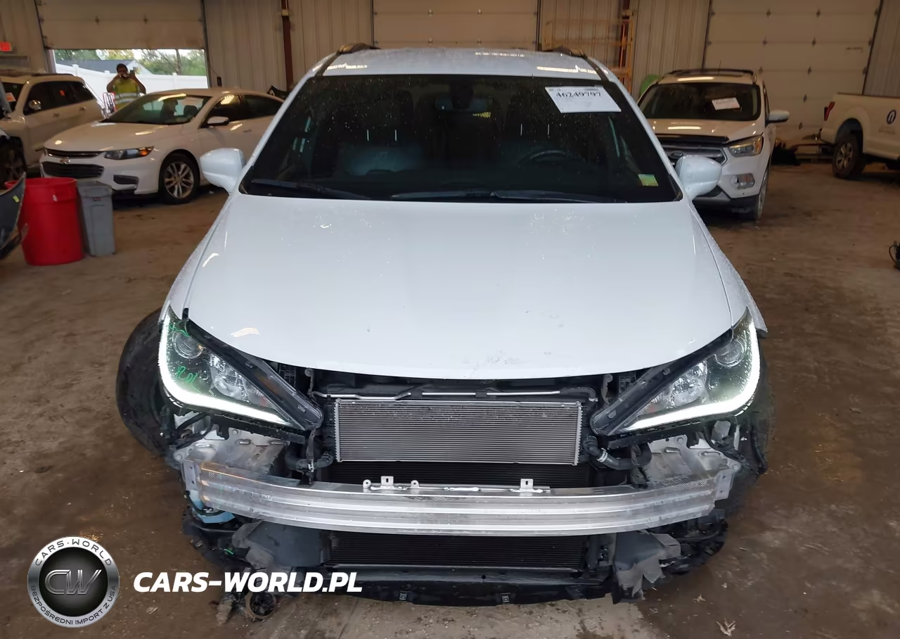 2020 Chrysler Pacifica Hybrid Touring L VIN:2C4RC1L76LR263522 - 12