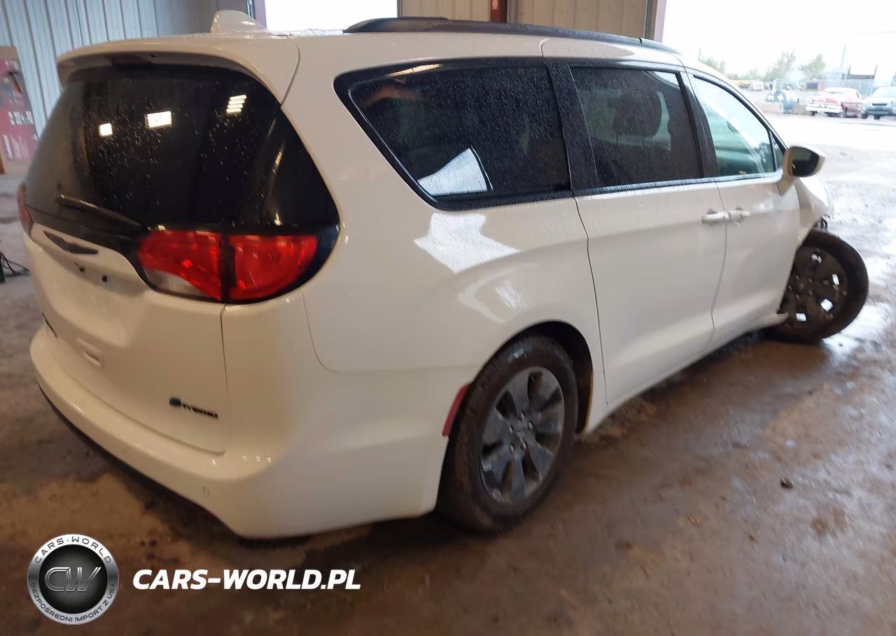 2020 Chrysler Pacifica Hybrid Touring L VIN:2C4RC1L76LR263522 - 4