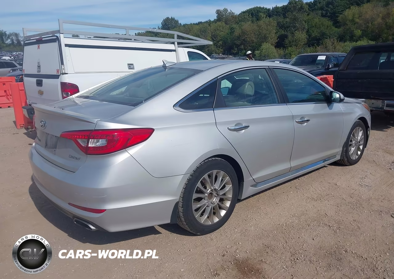 2015 Hyundai Sonata Limited VIN:5NPE34AFXFH237940 - 4