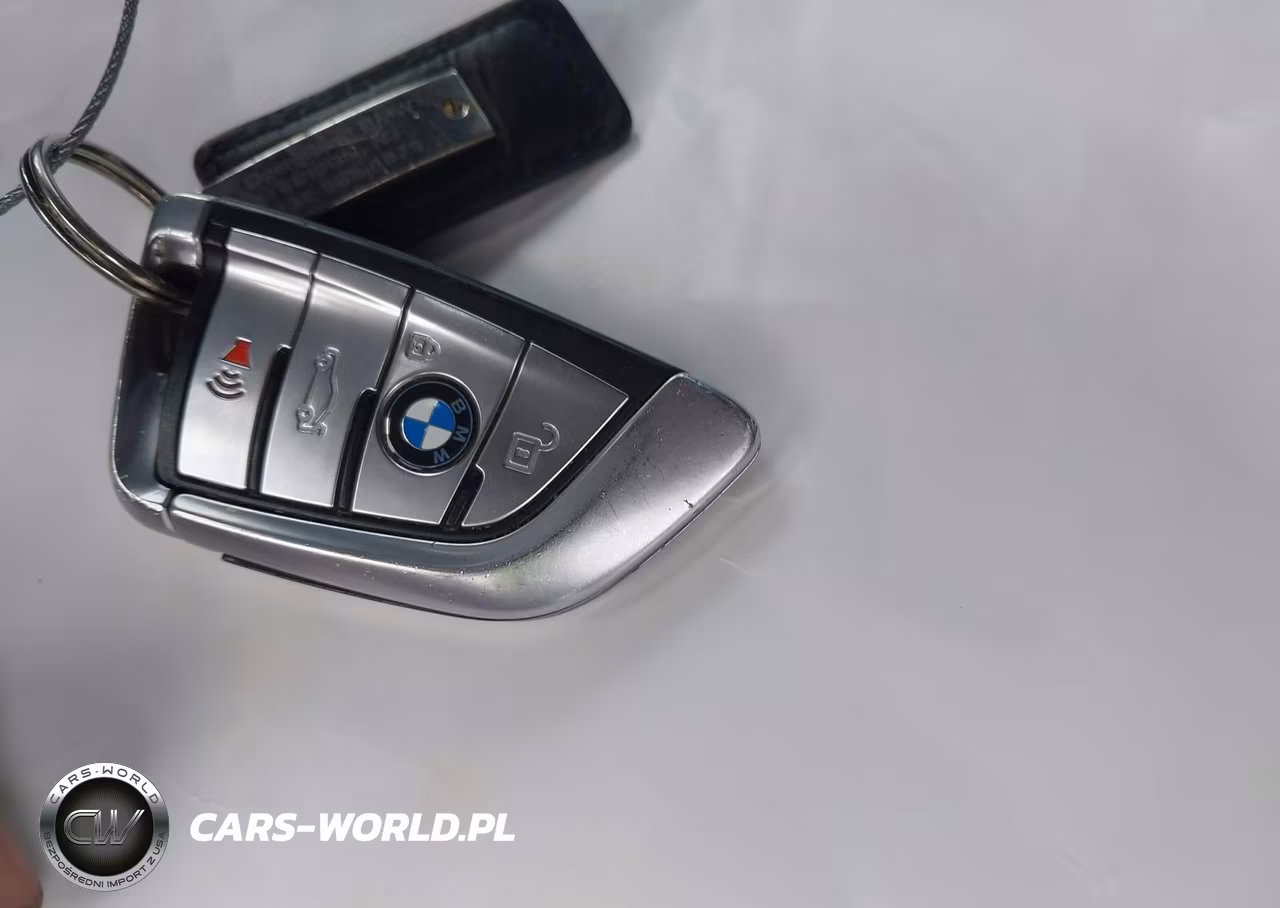 2019 BMW 530I xDrive VIN:WBAJA7C52KWW22663 - 11