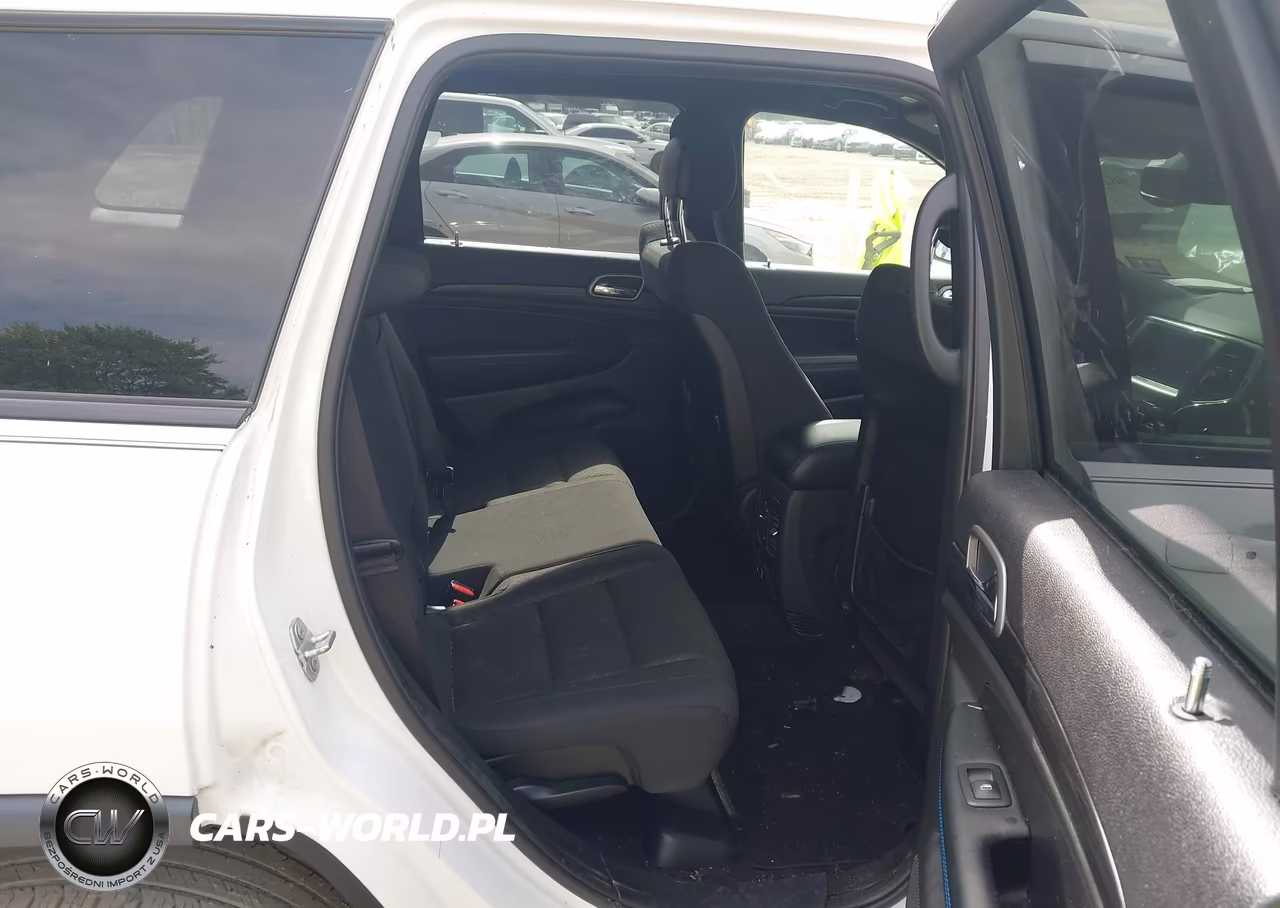 2019 Jeep Grand Cherokee Upland 4X4 VIN:1C4RJFAG4KC730336 - 8
