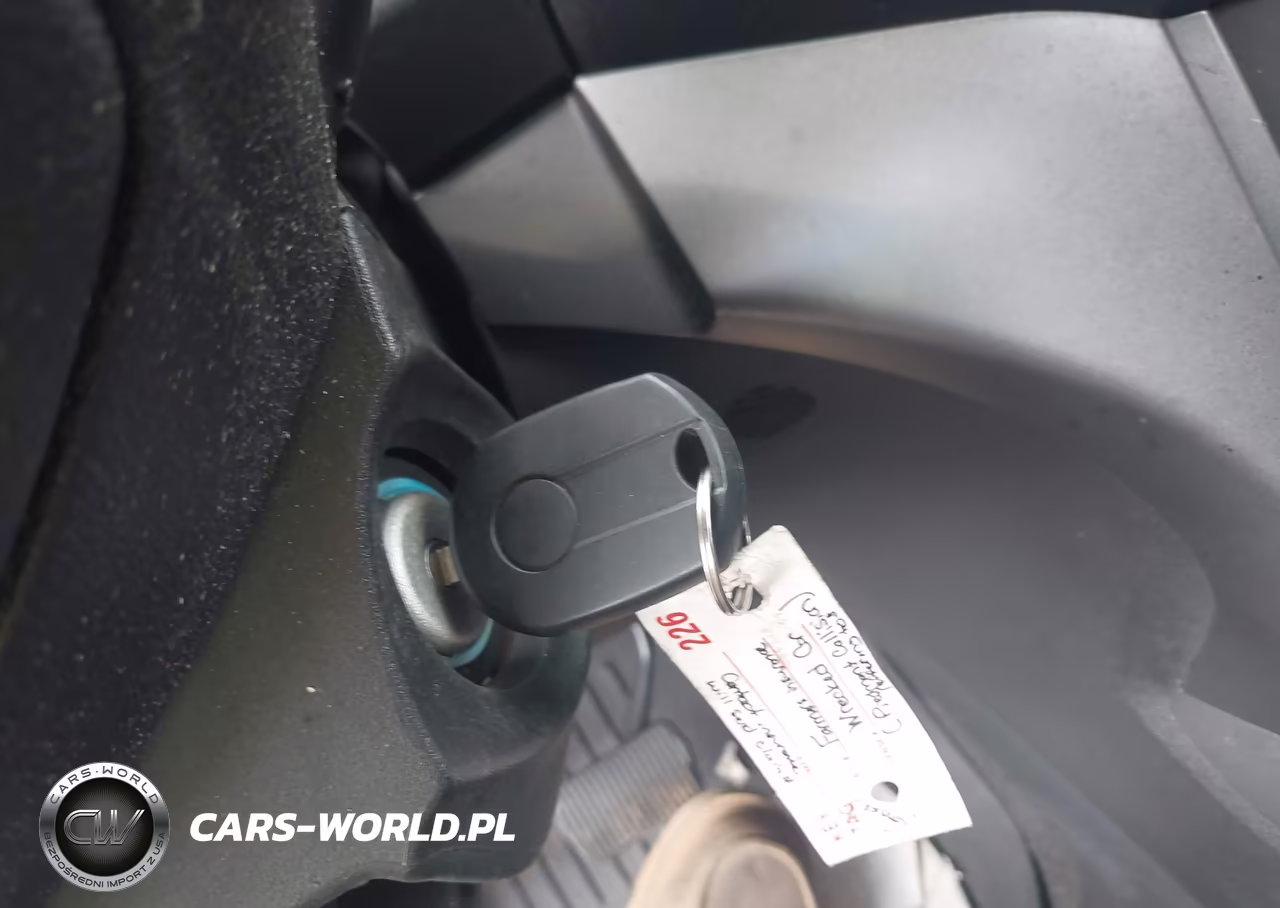 2018 Ford Escape Se VIN:1FMCU9GD8JUA12384 - 11
