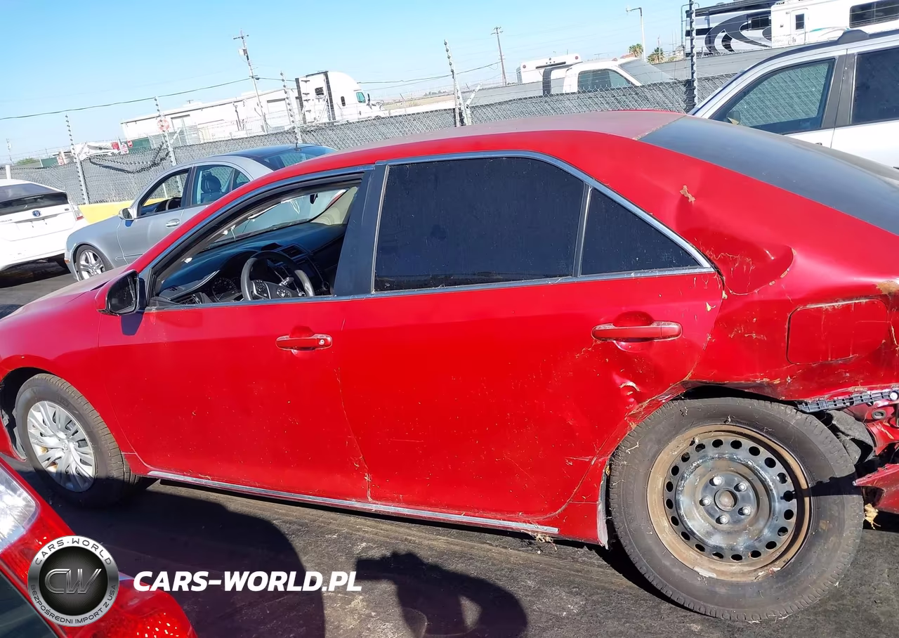 2014 Toyota Camry Le VIN:4T4BF1FK8ER365095 - 14