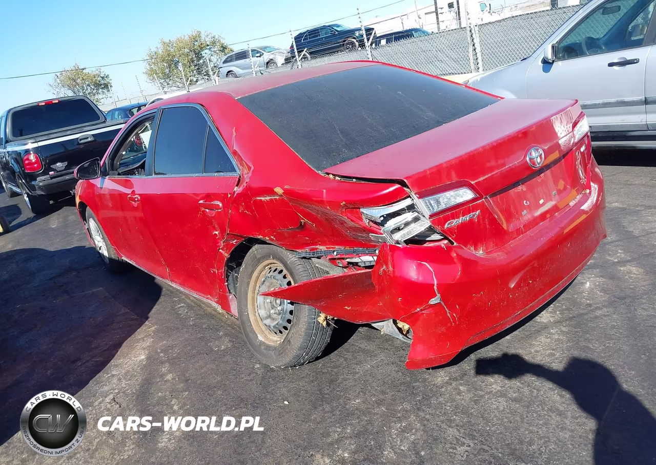 2014 Toyota Camry Le VIN:4T4BF1FK8ER365095 - 3