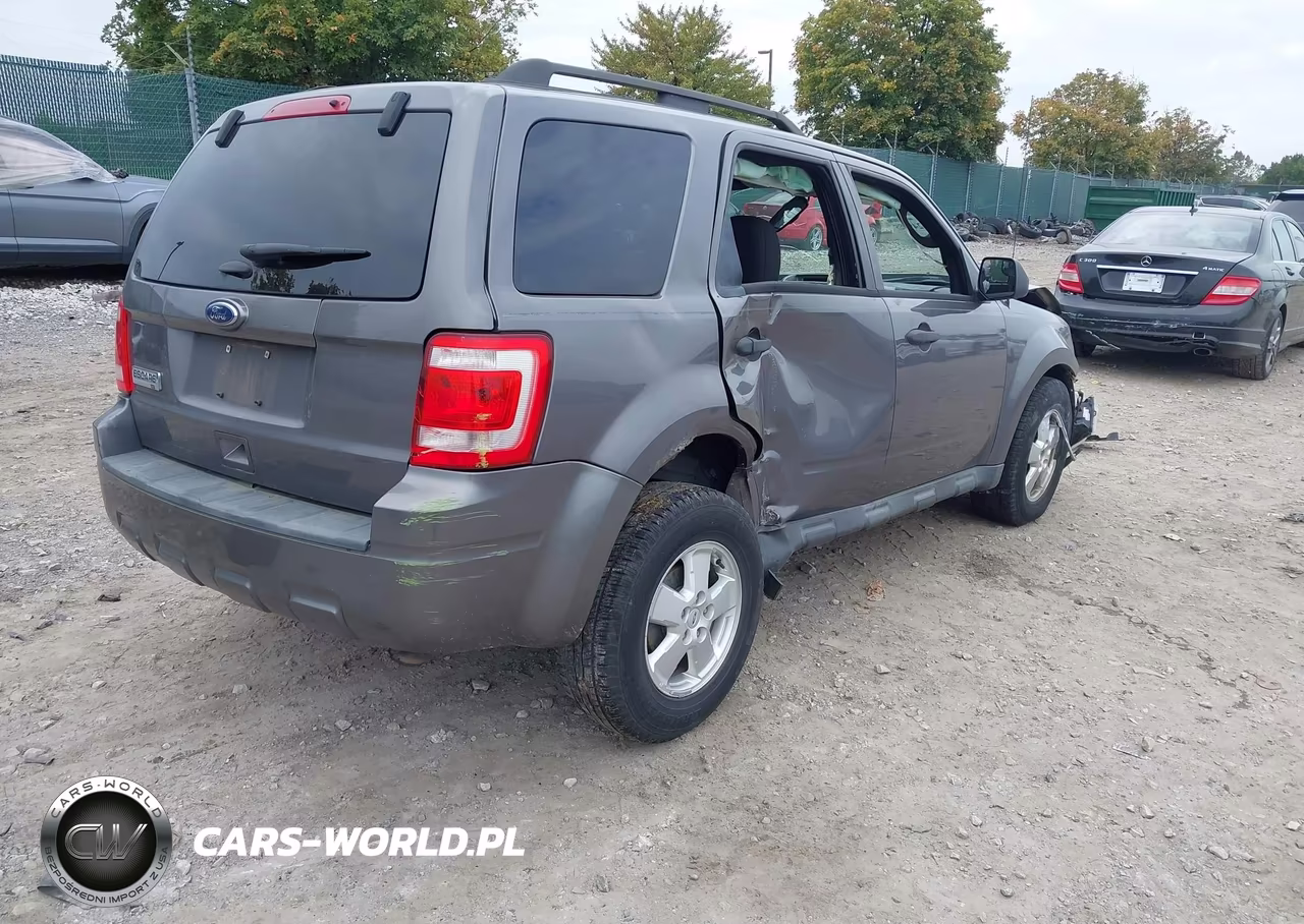2011 Ford Escape Xlt VIN:1FMCU0D79BKB18446 - 4