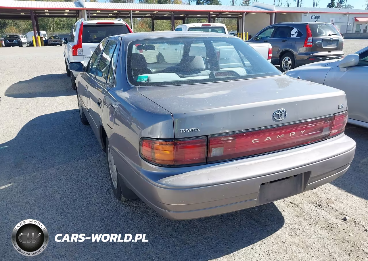 1992 Toyota Camry Le VIN:JT2SK12E8N0080715 - 3
