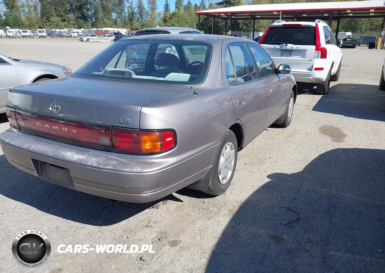 1992 Toyota Camry Le VIN:JT2SK12E8N0080715 - 4