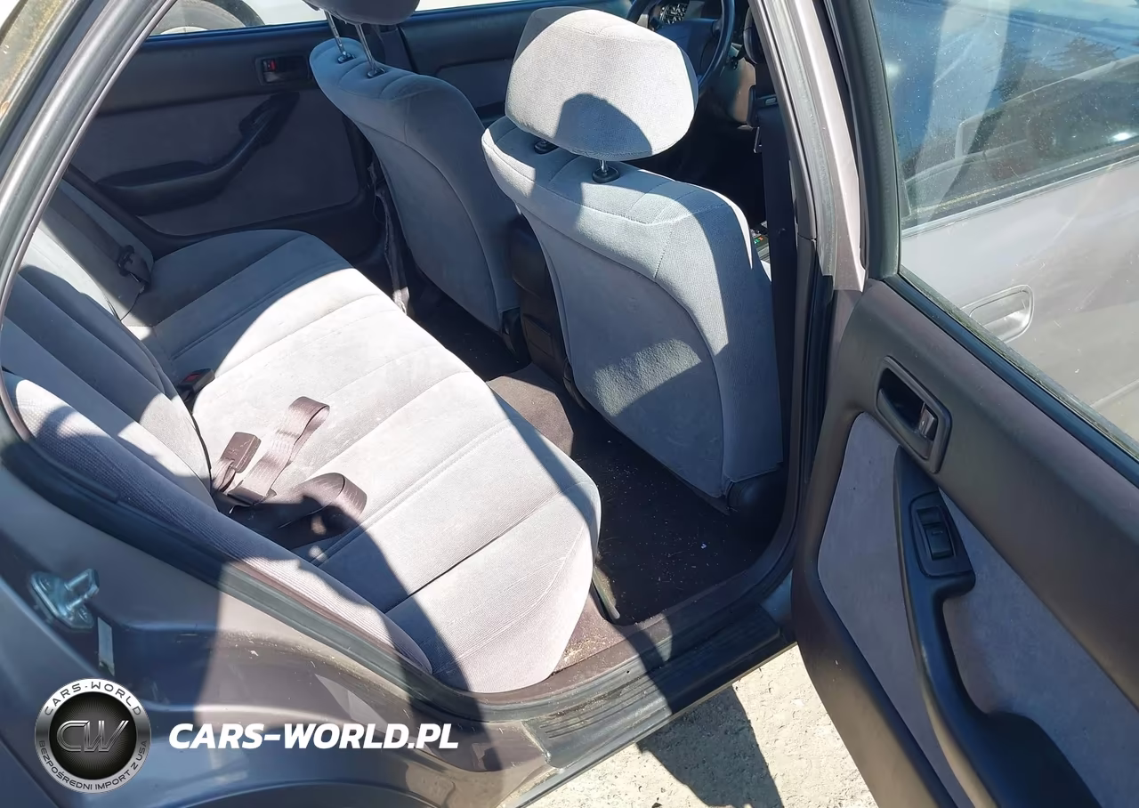 1992 Toyota Camry Le VIN:JT2SK12E8N0080715 - 8
