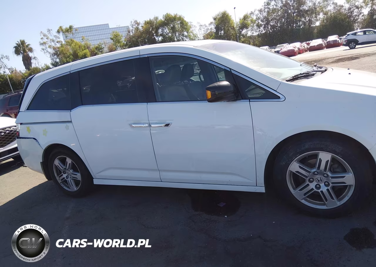 2011 Honda Odyssey Touring-Touring Elite VIN:5FNRL5H97BB002413 - 13