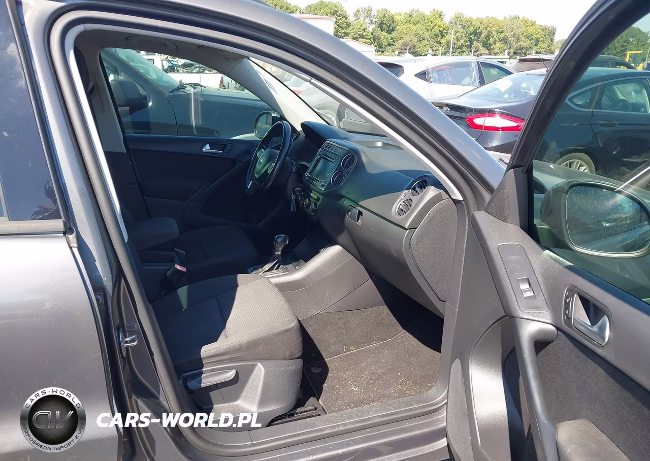 2015 Volkswagen Tiguan S VIN:WVGAV7AX1FW545295 - 5