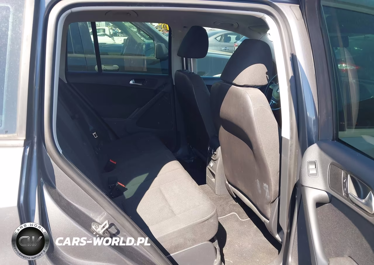 2015 Volkswagen Tiguan S VIN:WVGAV7AX1FW545295 - 8
