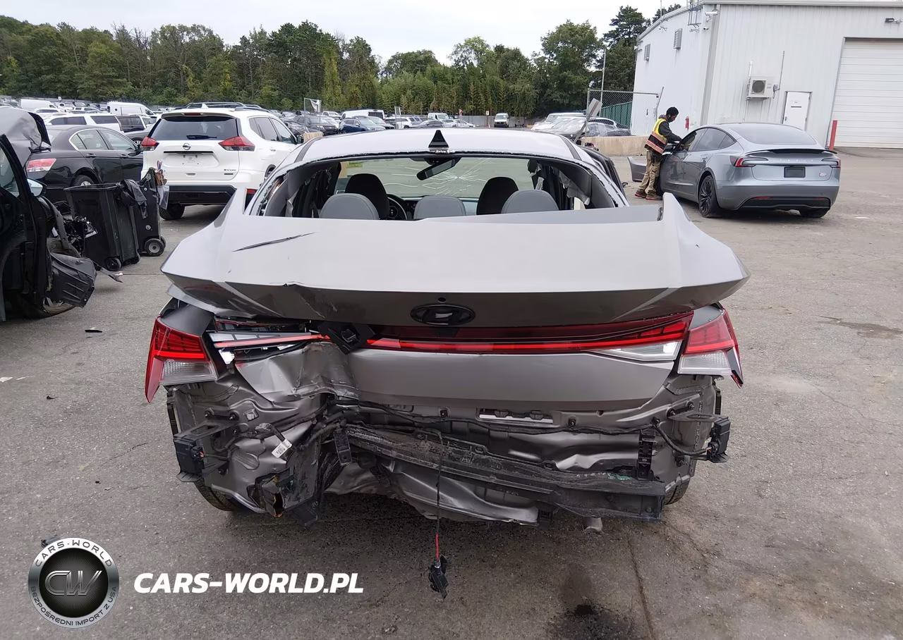 2021 Hyundai Elantra Sel VIN:KMHLN4AG3MU110052 - 17