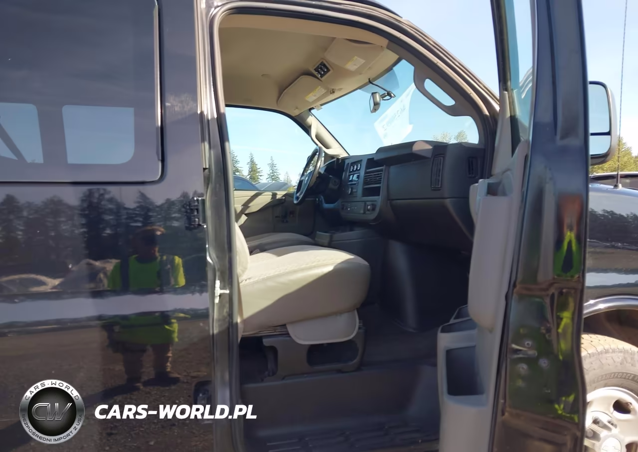 2018 Chevrolet Express 3500 Lt VIN:1GAZGPFG8J1299421 - 5
