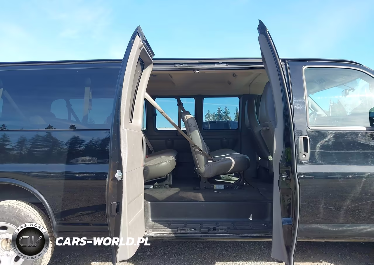 2018 Chevrolet Express 3500 Lt VIN:1GAZGPFG8J1299421 - 8