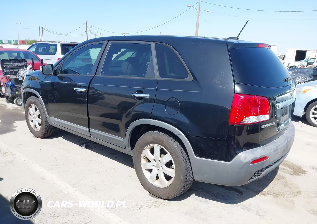 2013 Kia Sorento Lx VIN:5XYKT4A11DG407114 - 3
