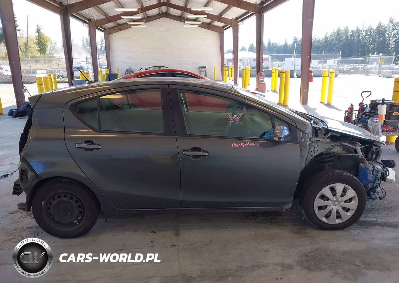 2014 Toyota Prius C Two VIN:JTDKDTB37E1059876 - 14