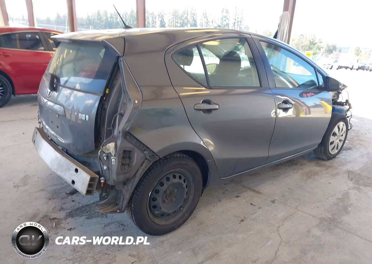 2014 Toyota Prius C Two VIN:JTDKDTB37E1059876 - 4