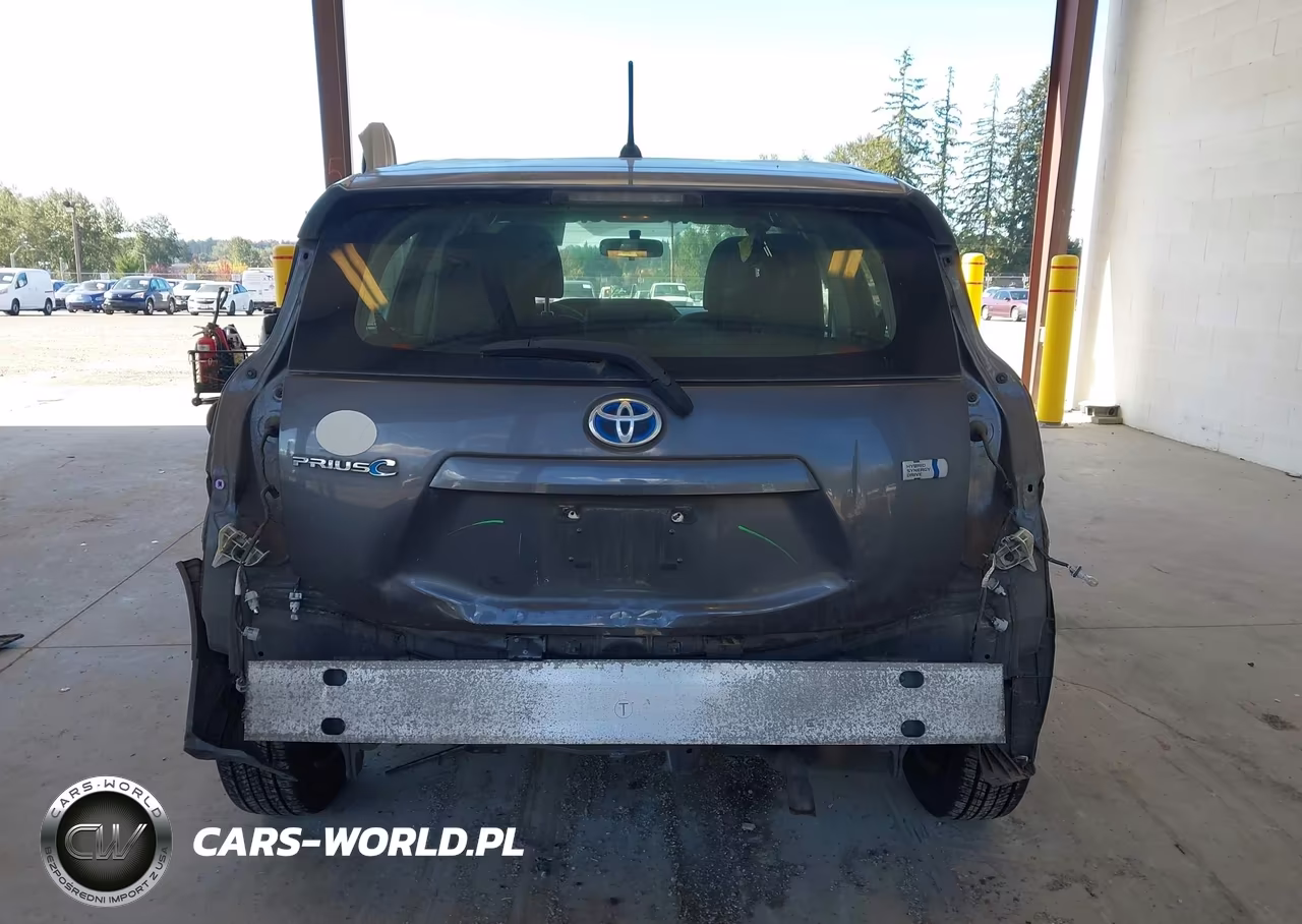 2014 Toyota Prius C Two VIN:JTDKDTB37E1059876 - 6