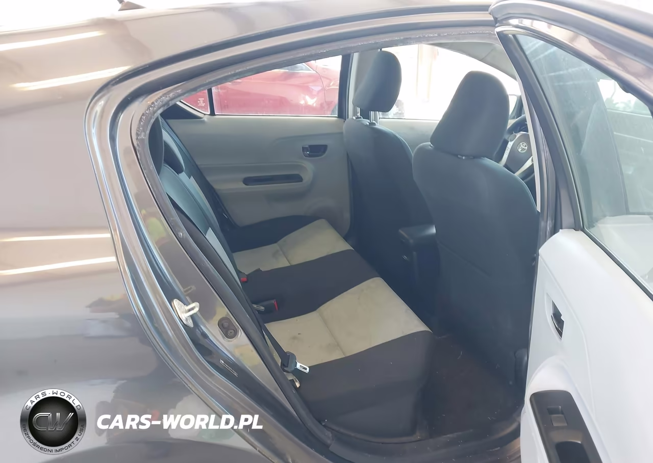 2014 Toyota Prius C Two VIN:JTDKDTB37E1059876 - 8