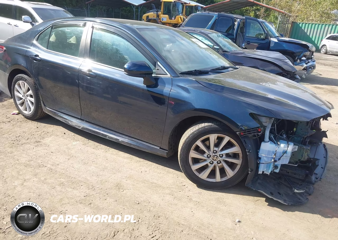 2021 Toyota Camry Le – zdjęcie 1 z 17