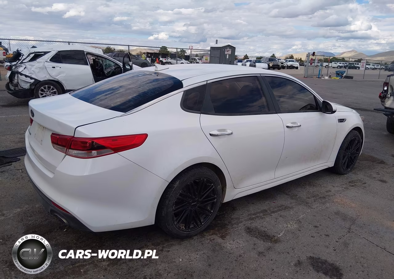2017 Kia Optima Lx VIN:5XXGT4L36HG159568 - 4