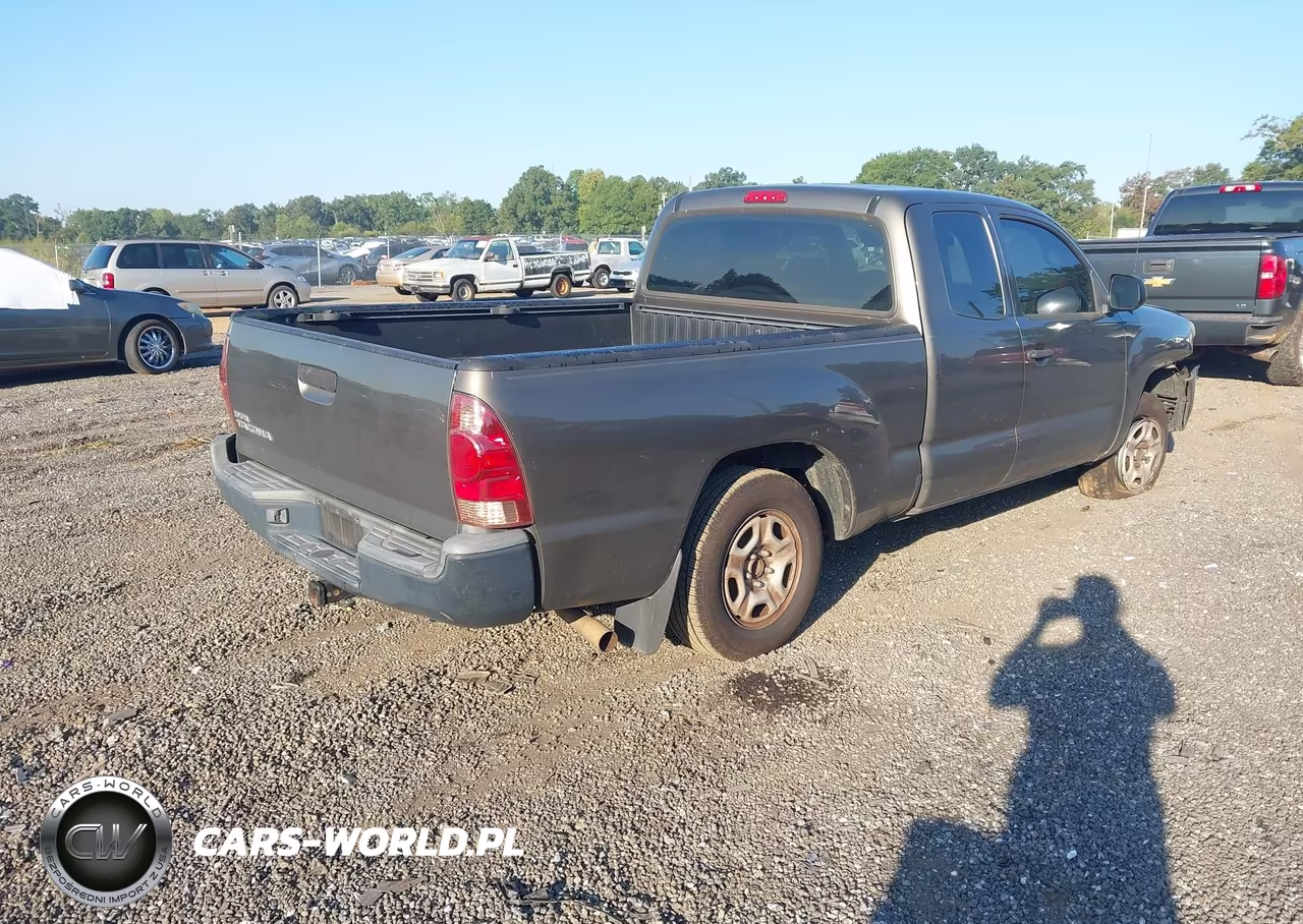 2015 Toyota Tacoma VIN:5TFTX4CN9FX054288 - 4